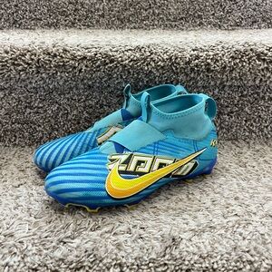 Nike Turquoise and Yellow Athletic Shoes